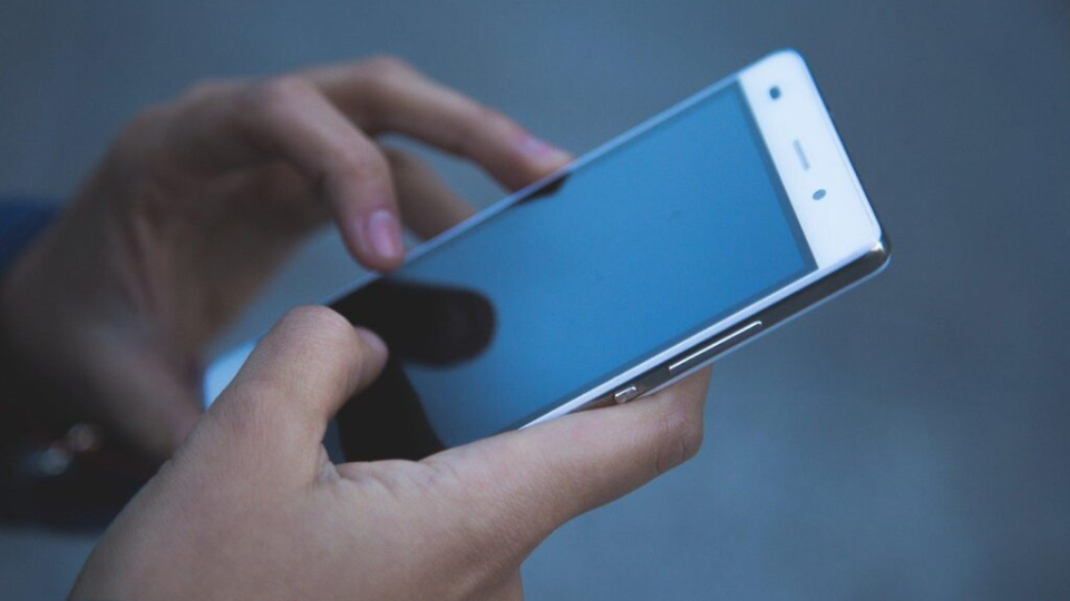 Beberapa Cara Mengatasi Masalah Layar Sentuh Touchscreen HP Jika Error