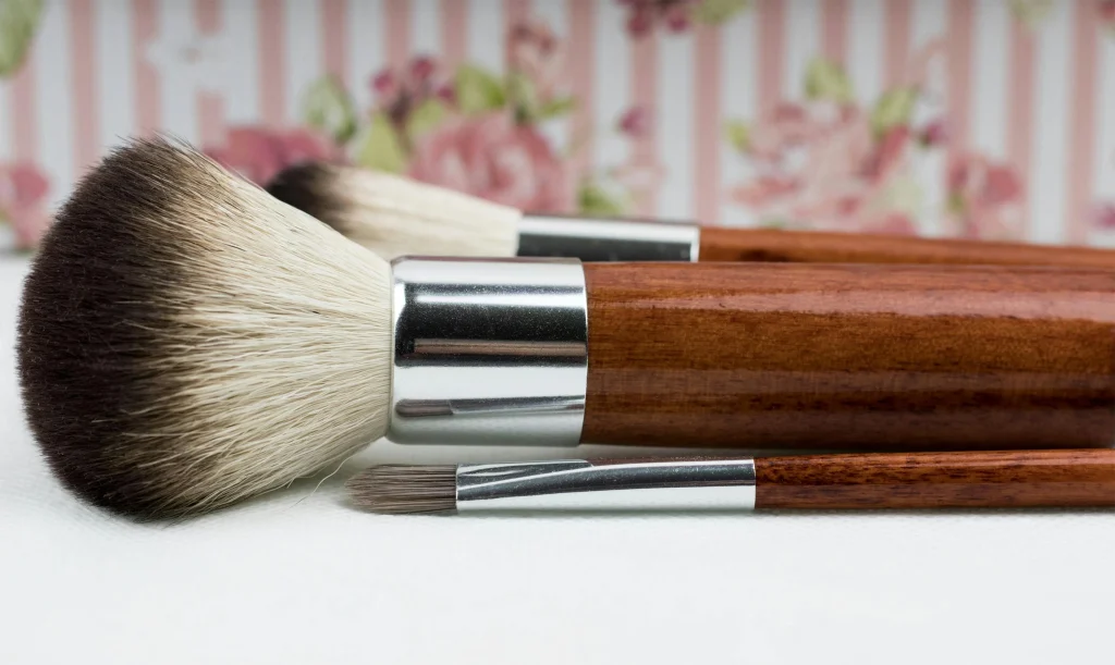 rahasia-tampilan-flawless-cara-cerdas-menggunakan-brush-untuk-foundation
