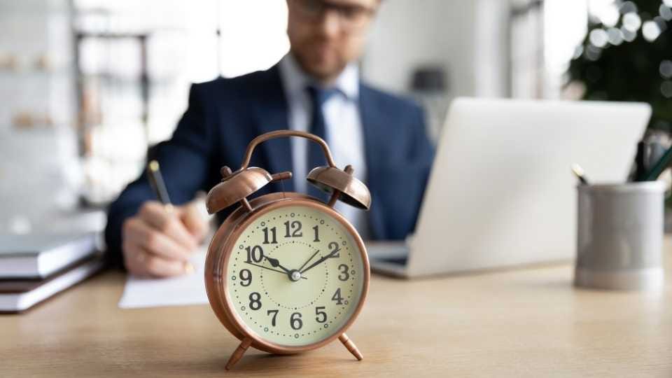 5 Tips Efektif untuk Mengelola Waktu di Tengah Kesibukan